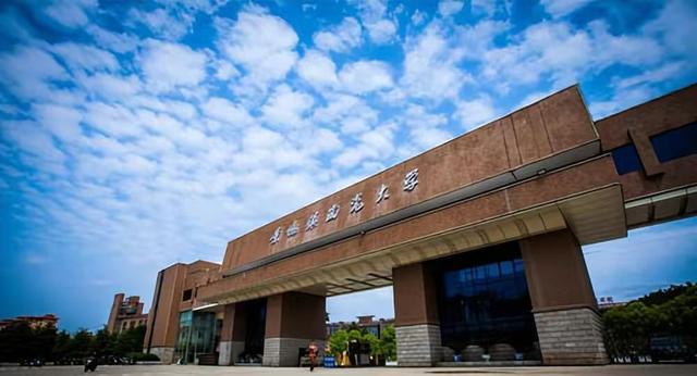 景德镇陶瓷大学征集志愿1000多人, 为什么?