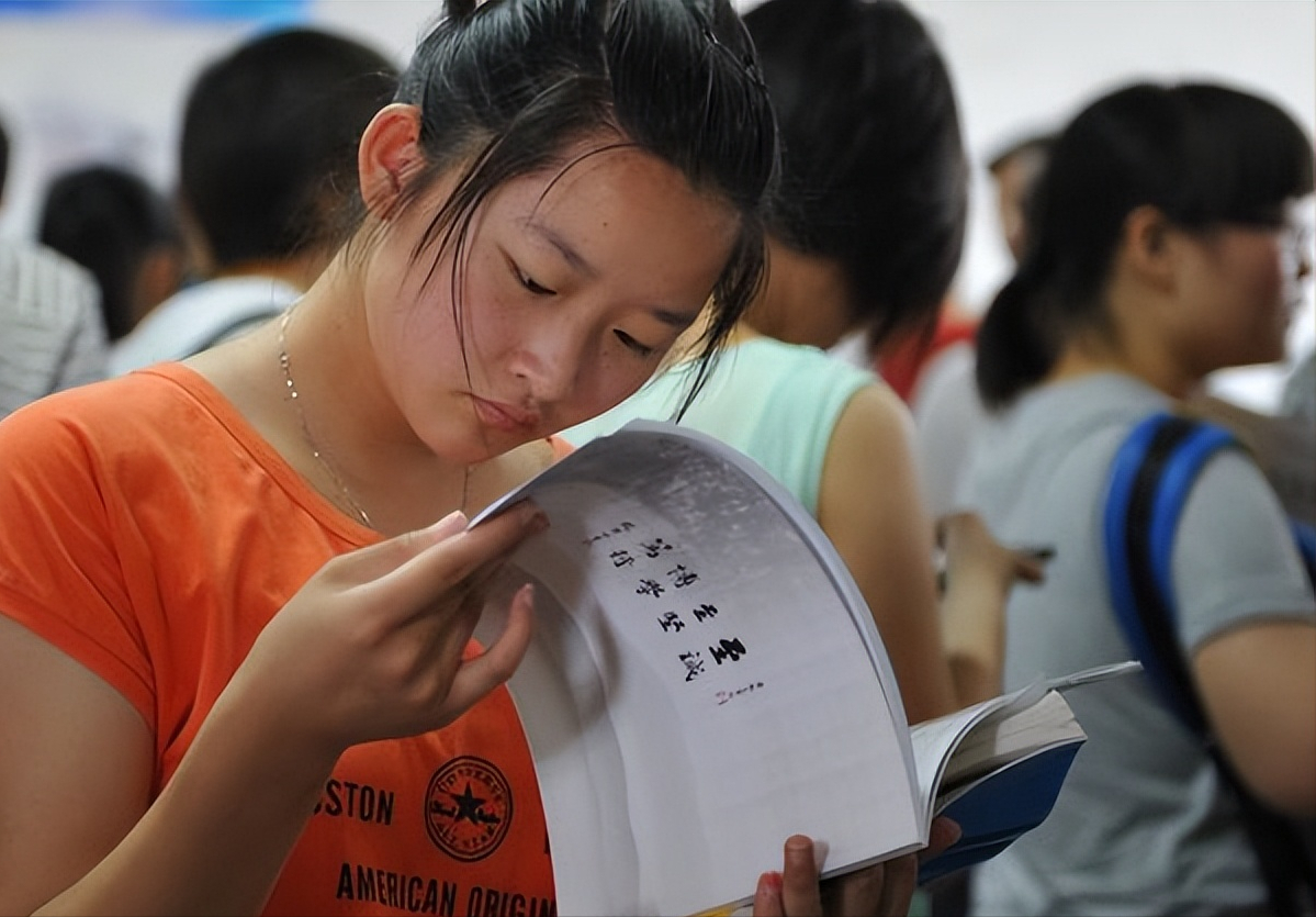 人生真是大起大落, 女学霸初中考进重点
, 高考后却只能上大专