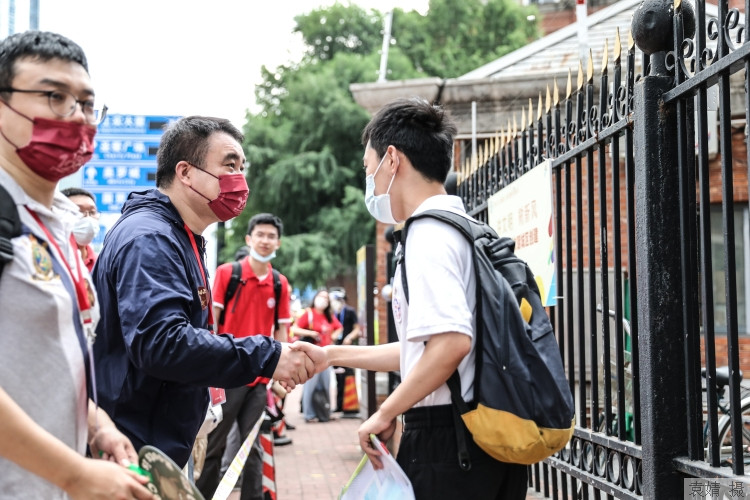 “不用填志愿”“低分上名校”等谎言要警惕, 教育部: 接到录取通知书务必“三核查”