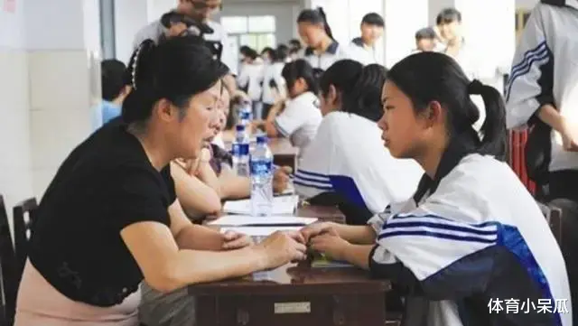 去了职高才后悔大哭, 太晚了! 当初叛逆那个劲头哪儿去了?