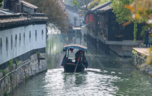 拎包就业, 月薪万元, 招5000实习生! 浙江一城能挽救低迷就业市场么?