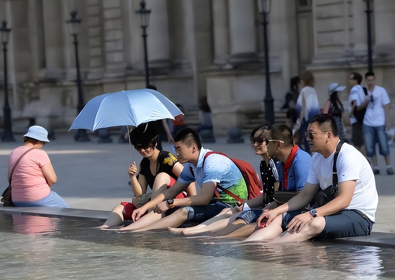 为什么好好的大城市不待了，反而要回小城市生活？学生认清现实了