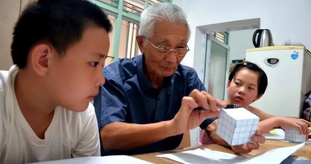 退休教师迎来好消息, 中小学生补课条件将有所调整, 家长拍手叫好