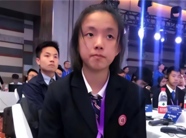 2019年中国15岁青年解决世界难题, 婉拒央视采访: 不想让我妈看到