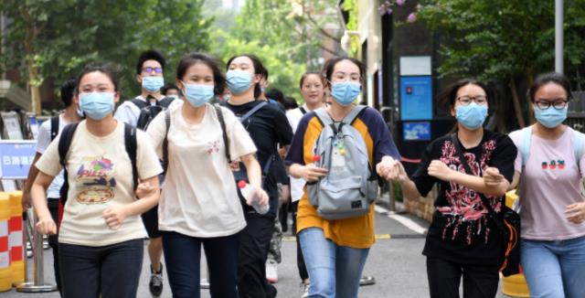 广东教育考试院发布通知! 专科没有二次补录, 8.4万人无缘大学