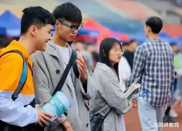 “离沪潮”正在进行时, 大学生道出缘由, 3座城市或成“香饽饽”