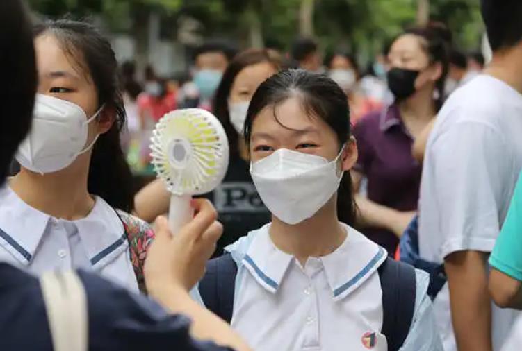 “菜中”也能上四大名校! 上海中考录取新政正影响每一位中小学生