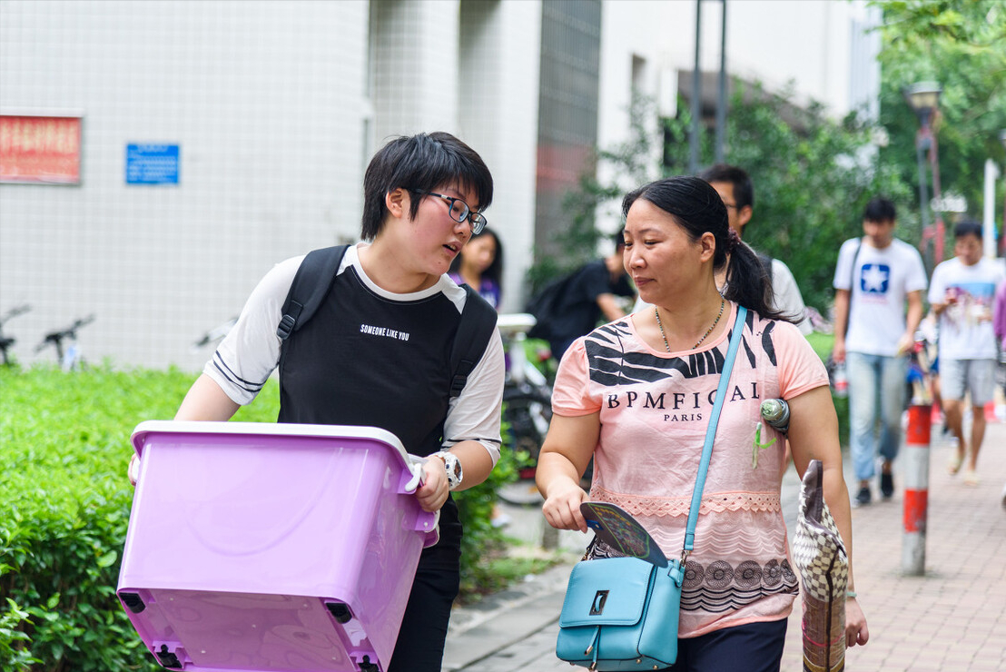 多所高校宣布“延期开学”，学生拍手叫好，家长：学费白交了？