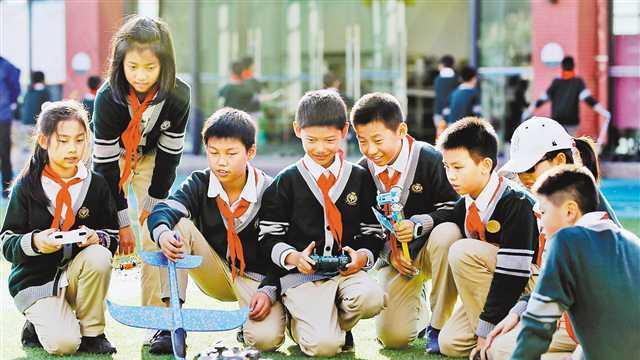 小学“入学年龄”迎来变化, 月份或将成过去式, 家长表示半喜半忧