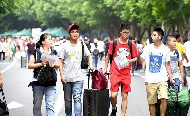 新生入学, 到底需不需要父母陪同, 学姐给出建议