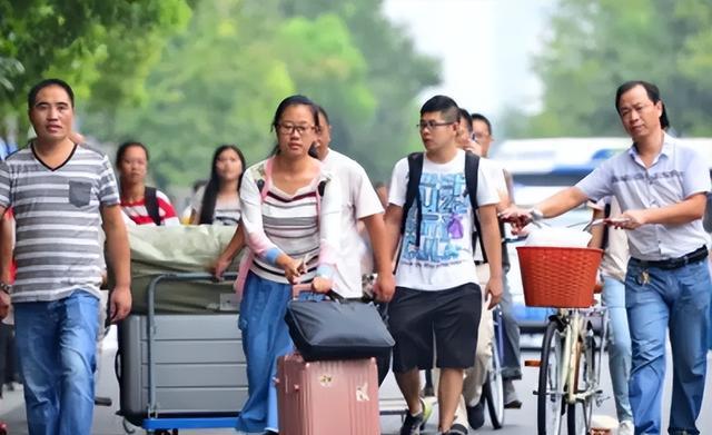 北方学生去南方上大学, 4个问题要提前了解, 否则晚上可能要失眠