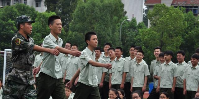 海南传来最新消息! 部分中学推迟新生报到时间, 军训将延后举行