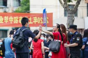 上海中考泄题被通报，看过题的学生成绩有效？事实比小说还精彩