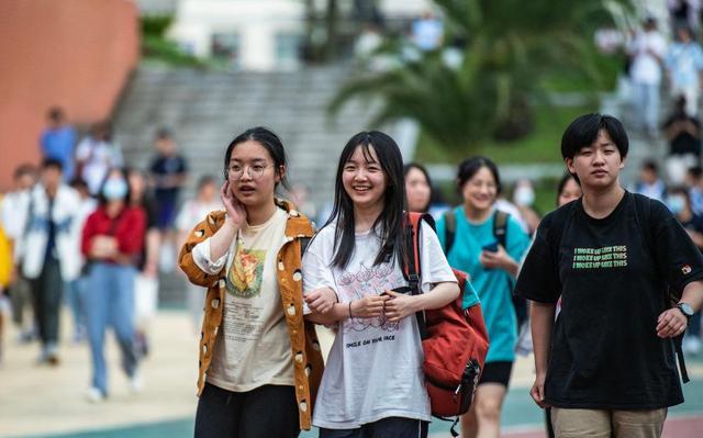 “外孙和孙子”一样吗, 考上大学老人红包数额让女儿心寒, 很现实