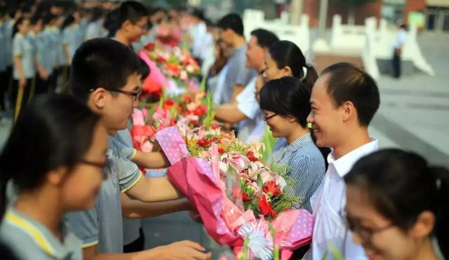 教师节快到了, 老师们却并不期待, 内行坦言: 每年基本要做3件事