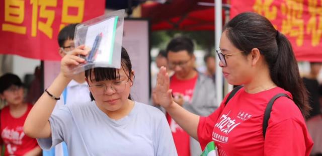 高三学子要注意了, 高考将新增身份要求, 部分考生或将无缘高考