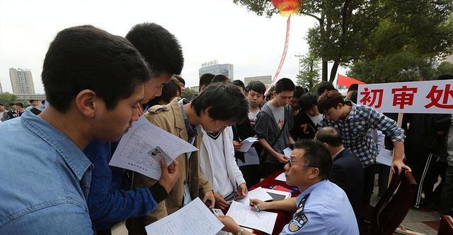 不准带电脑! 辅导员“警告”计算机专业的大一新生, 言论挺刺耳