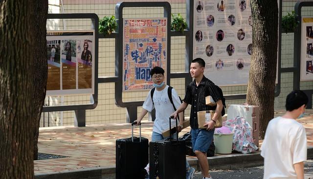 开学通知! 湖北多个高校开学时间已定, 学生: 我的心情很复杂