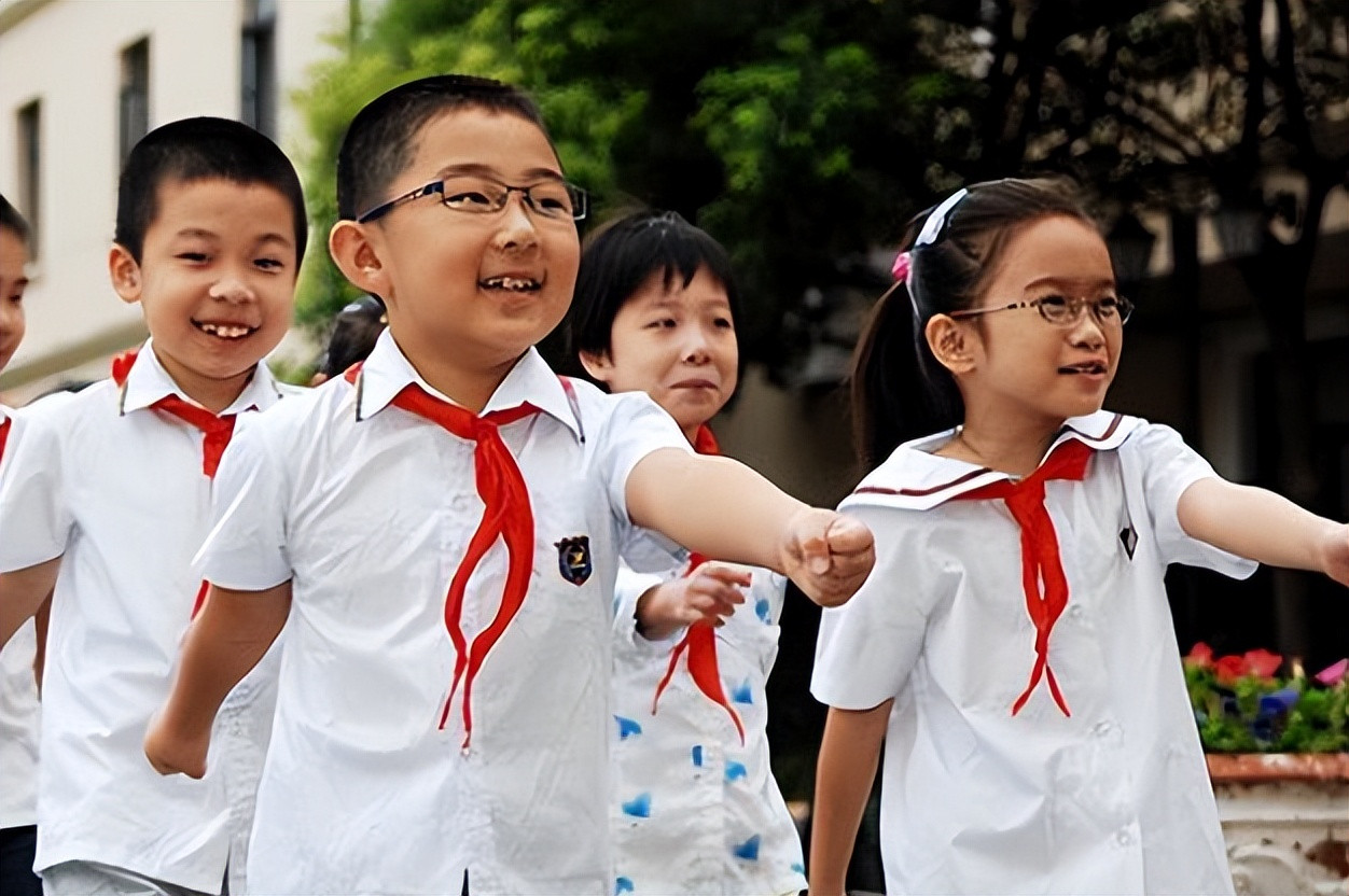 三天花十元多吗? 小学生因“乱花钱”被母亲指责, 网友: 没必要