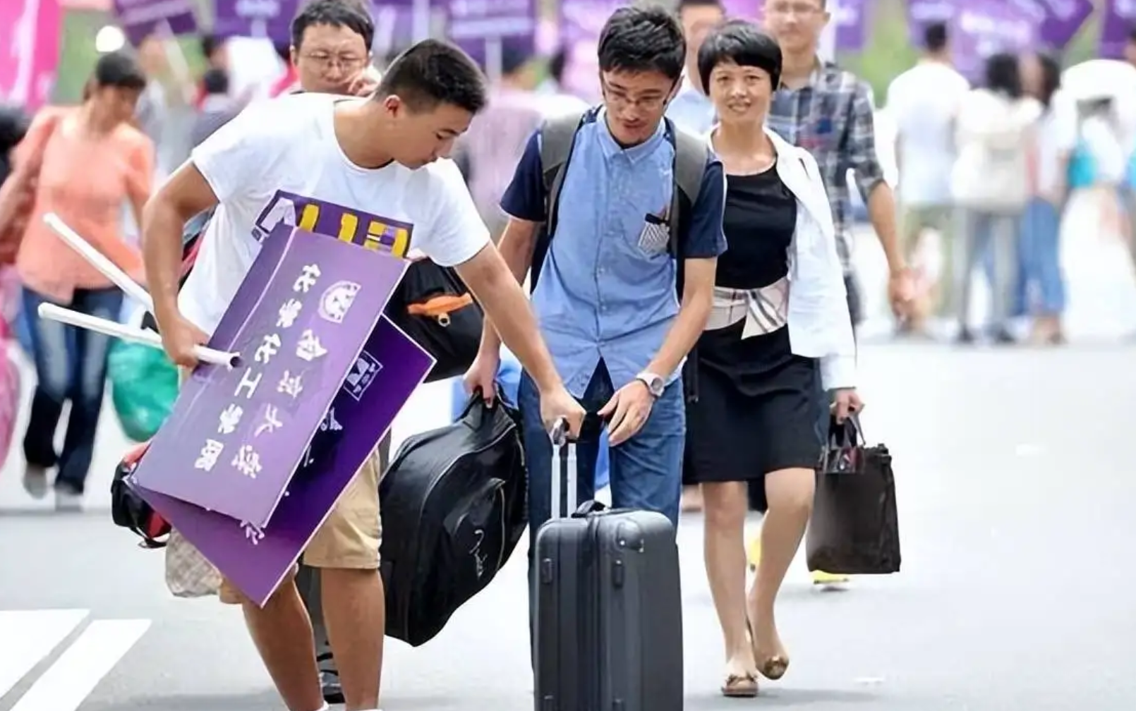 进入大学才发现, 出身不同家庭的学生差距大!