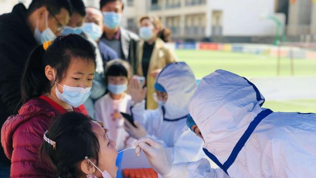 河南一地出现疫情反弹, 多所高校宣布延迟返校, 学生: 快开学吧