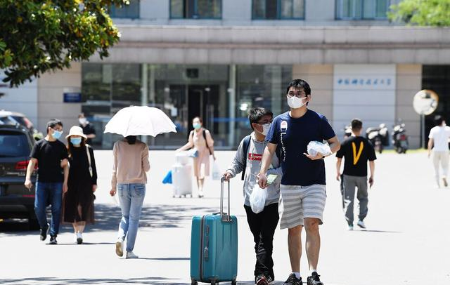 人民日报点名推荐安徽4所高校, 中科大实至名归, 安财大上榜