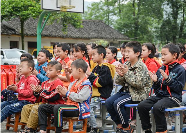 村小开学后学生所剩无几, 家长说出心里话, 揭开城乡教育的参差