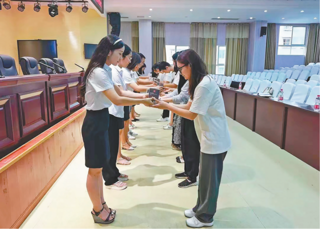 师者力量，托举希望！我市各地多形式开展庆祝教师节活动