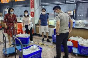 中国传媒大学4天报告感染者28人, 600余人紧急转运