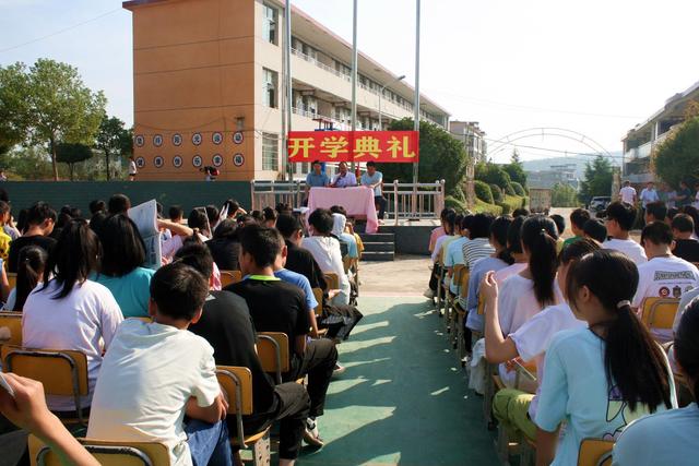 这个教师节，邵阳县下花桥镇中学老师好有幸福感