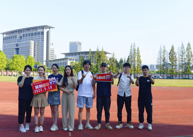 温州绣山中学本月16日拆除重建, 引发大波校友回校打卡