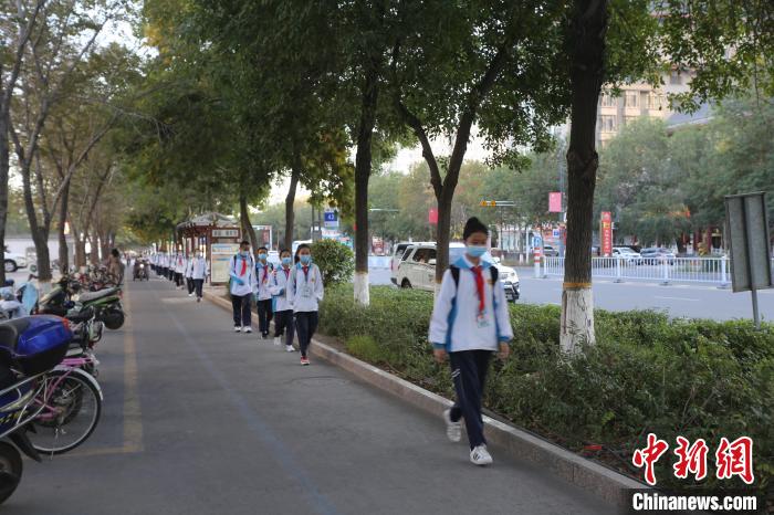 新疆昌吉州部分县市学校陆续恢复线下教学