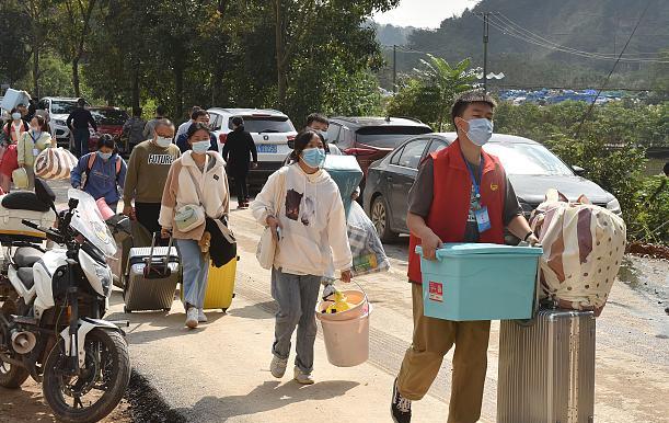 “我买生活用品, 不是出去潇洒”, 因为150元, 大学生跟母亲吵架