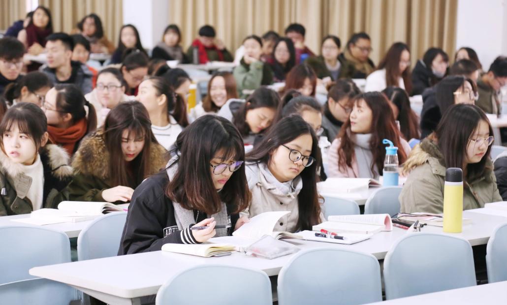 经济学学科实力排名! 中国人民大学让人意外, 上海财经仅排第四