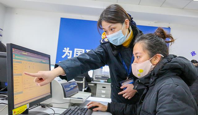 公务员考试中名额较多的几个部门, 上岸难度小, 适合二本生报考