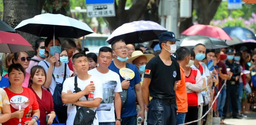 学生家境不好, 这些专业尽量不要选择, 人大教授给出合理性意见