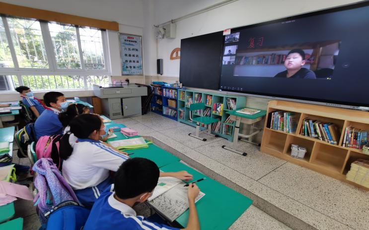 深圳常态化开展混合式教学, 灵活满足学生多样学习需求