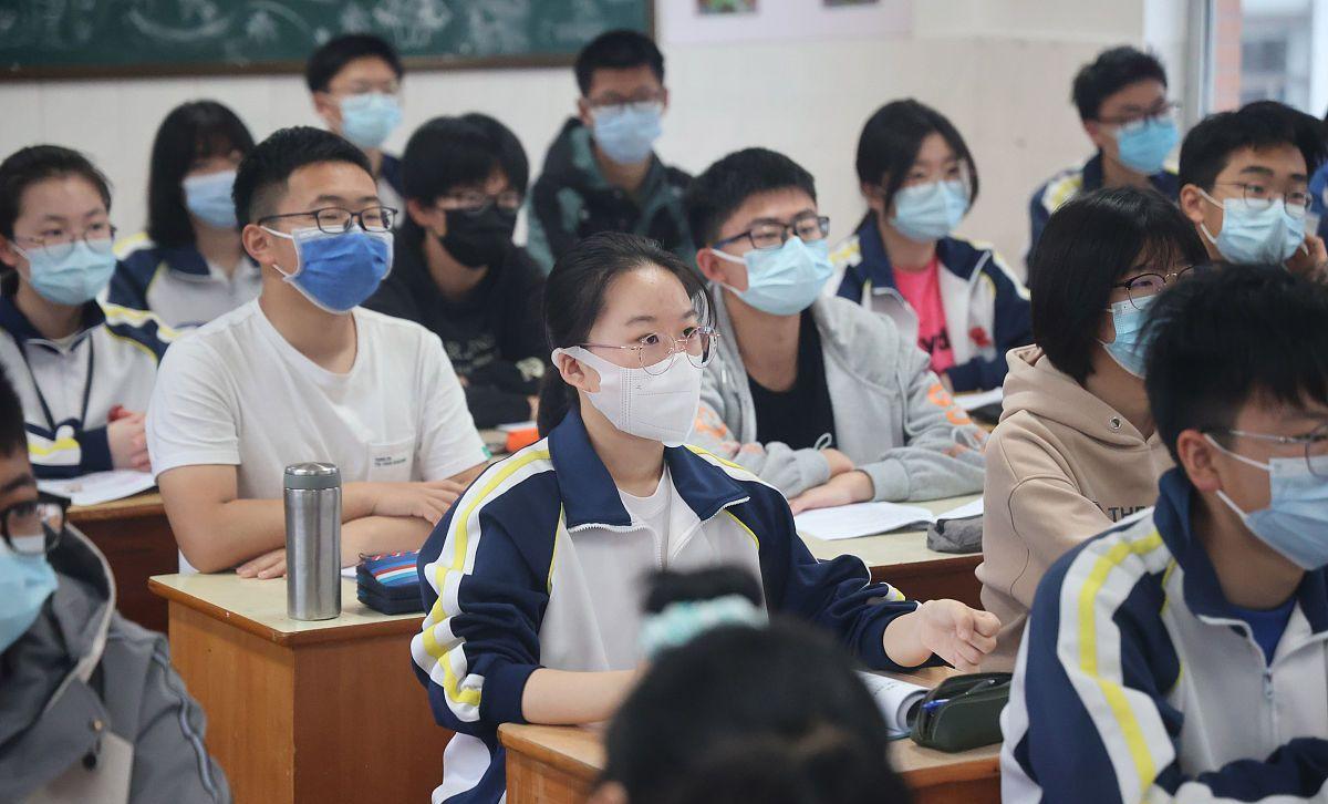 临时停课! 黑龙江一地全员阴性, 中小学进行线上教学, 家长: 无语