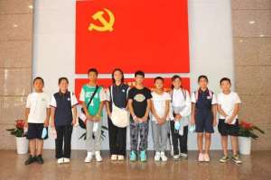 记重庆市民族实验学校彝族学生不一样的国庆节