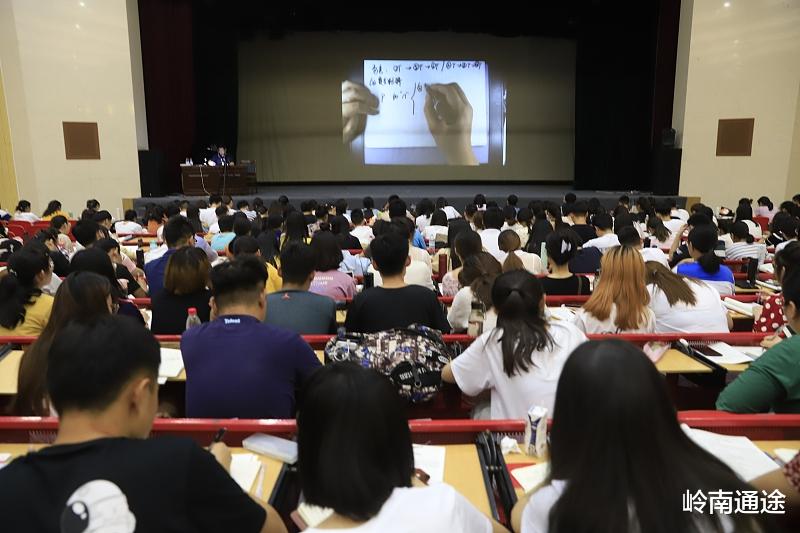 大一新生不争气, 考了一所民办三本, 学了劝退的土木工程, 怎么办