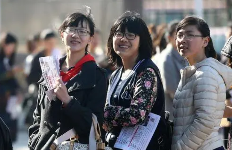 日薪千元还有年终奖, 这个新兴职业人才缺口大, 中专学历也有机会