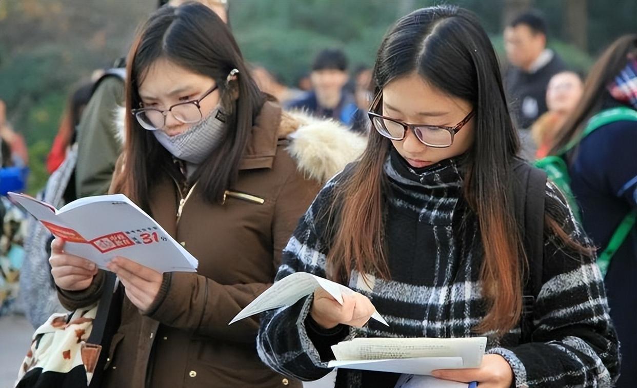 网传一公司“拒绝录用山东服装学院一切学生”, 再次引发网友热议