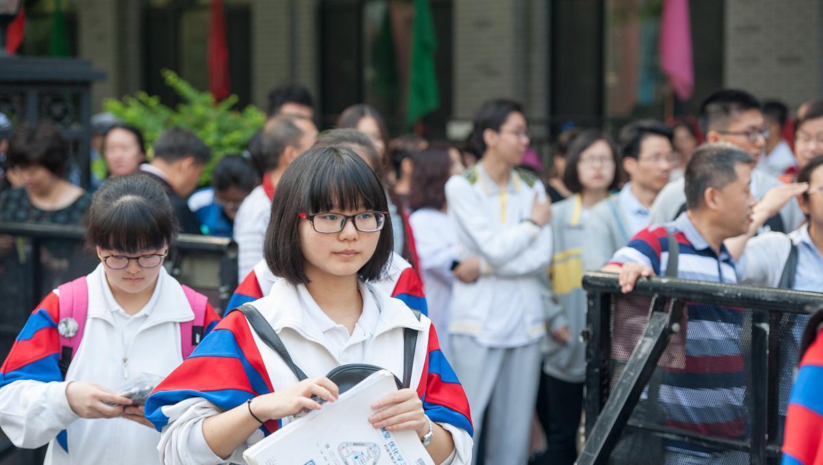 广东三所大学被央媒点名曝光, 毕业证分文不值, 大家报考需谨慎