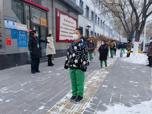 新十条发布后, 多地陆续恢复线下教学, 大学调整管理