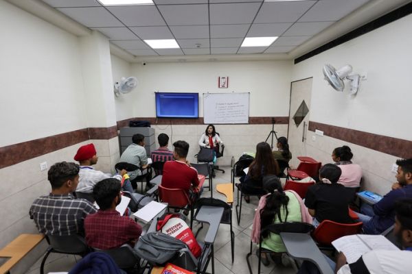 人生赛道上, 国际学生面临毕业“障碍跑”