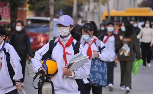 上海终于服软, 不再坚持线下课, 双三学生居家学习, 自律者得天下