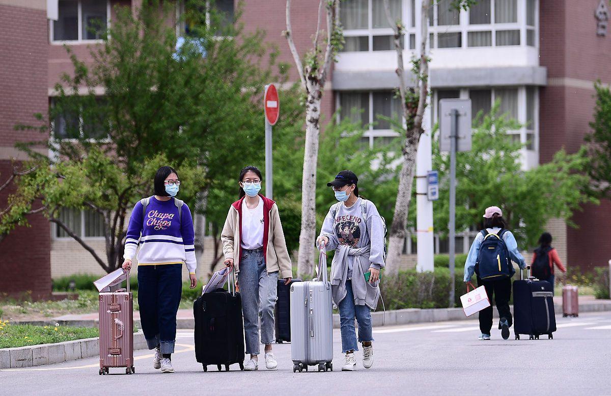 福建发布通知, 多地中小学生紧急停止线下教学, 家长拍手叫好