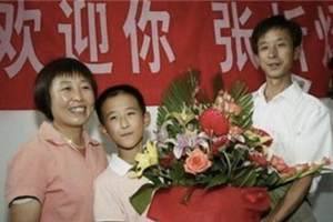 张炘炀: 10岁参加高考 2011年要求父母在北京买房 否则不答辩!