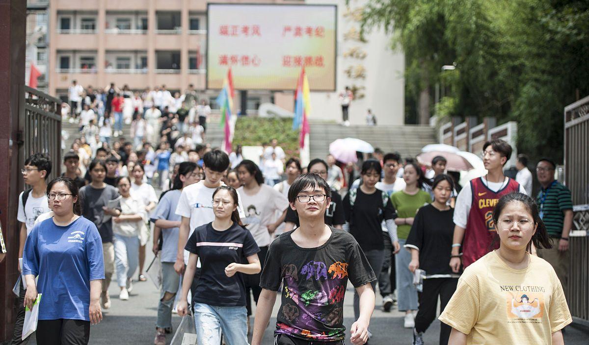 三省市教育厅率先发布通知, 明确开学时间点, 高三迎来坏消息