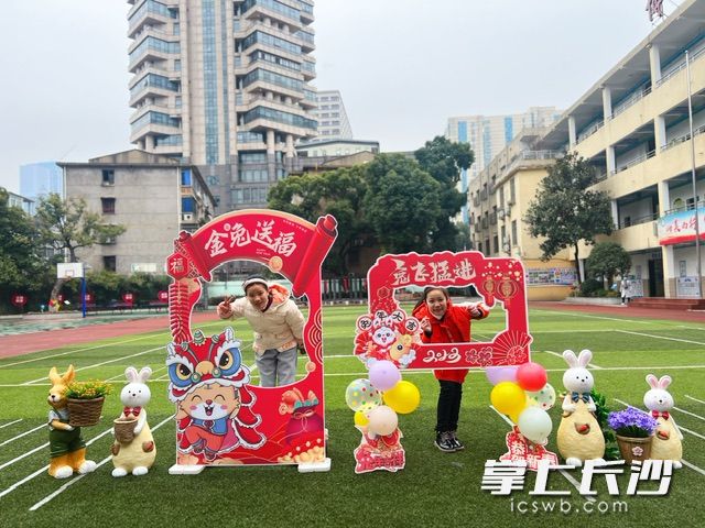 育华小学：开学首日，人人都有定制惊喜